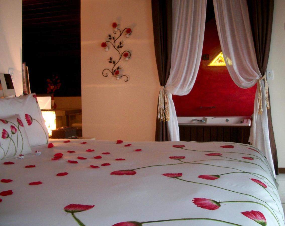 Olhos Verdes Guest House Бомбиняс Екстериор снимка