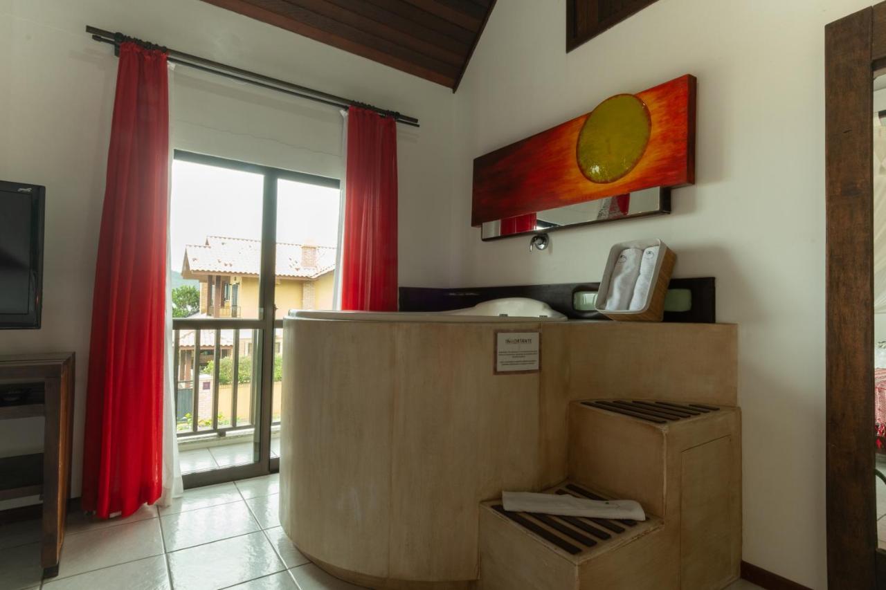 Olhos Verdes Guest House Бомбиняс Екстериор снимка
