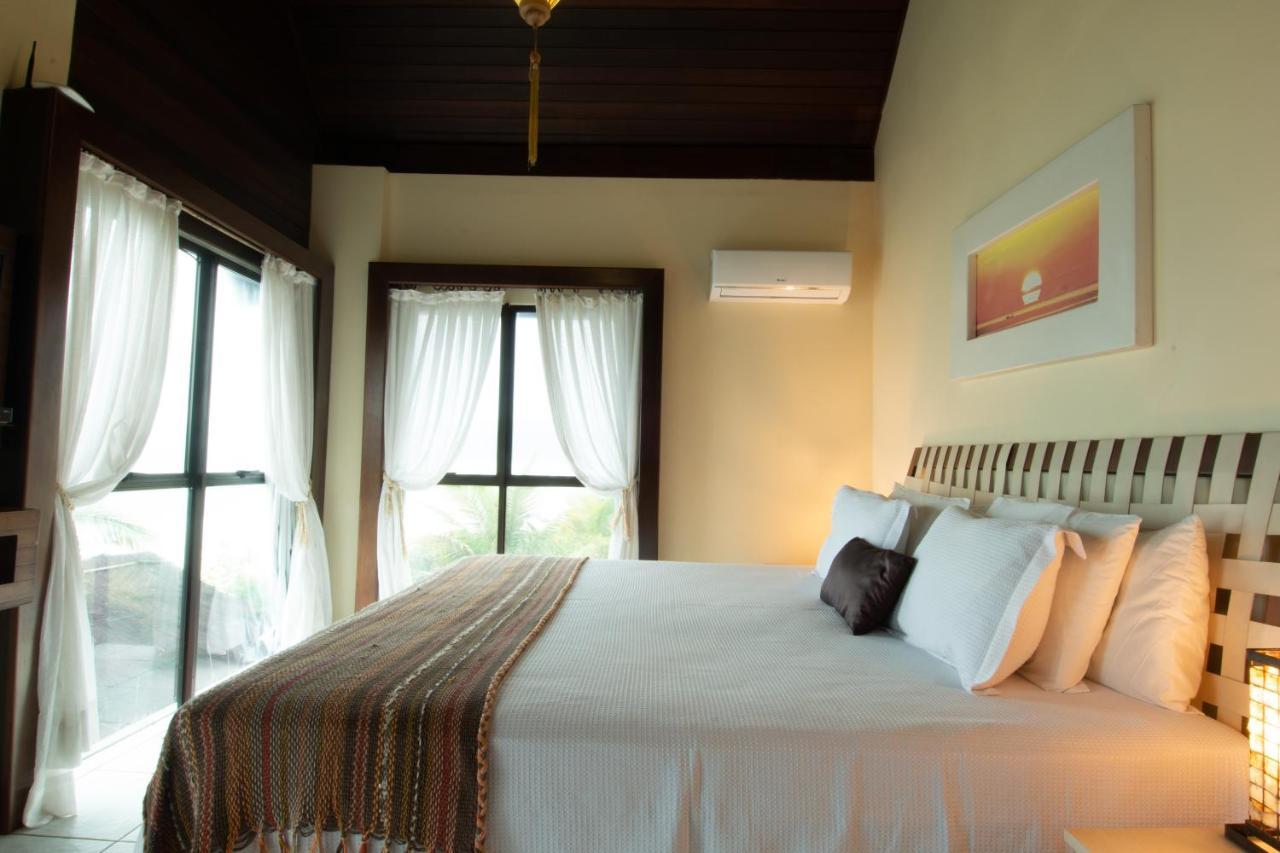 Olhos Verdes Guest House Бомбиняс Екстериор снимка