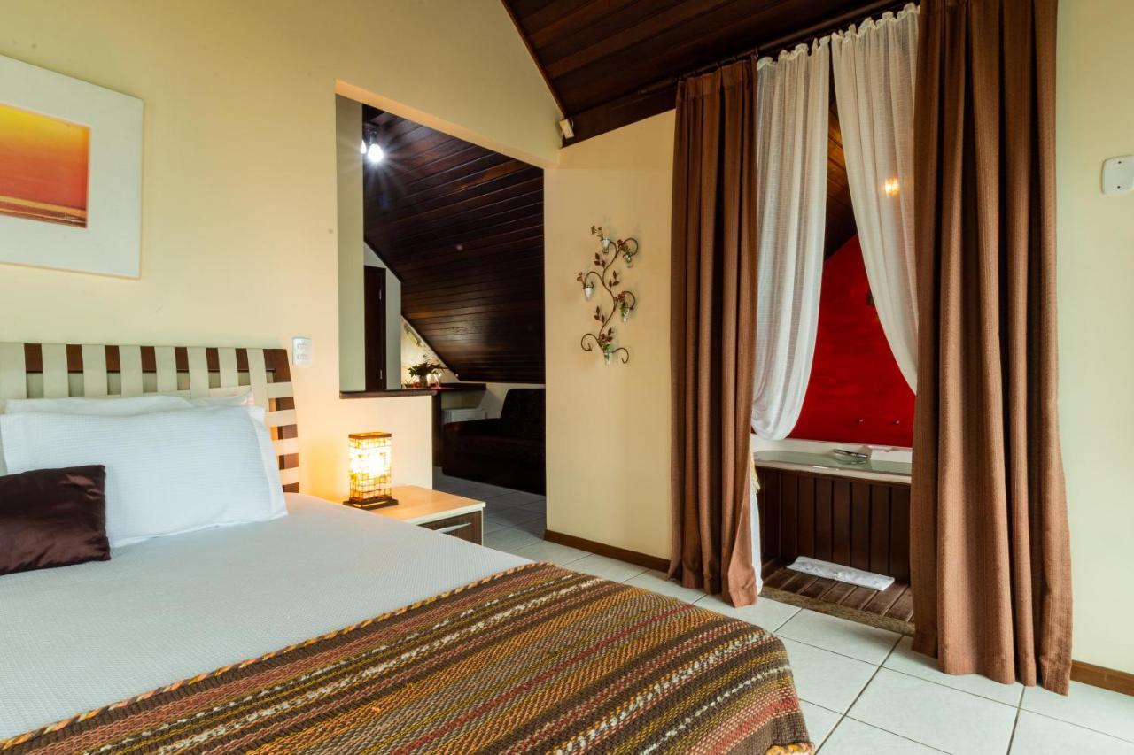 Olhos Verdes Guest House Бомбиняс Екстериор снимка