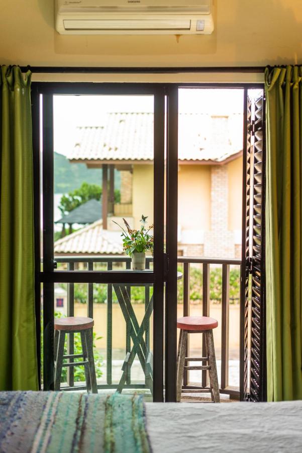 Olhos Verdes Guest House Бомбиняс Екстериор снимка