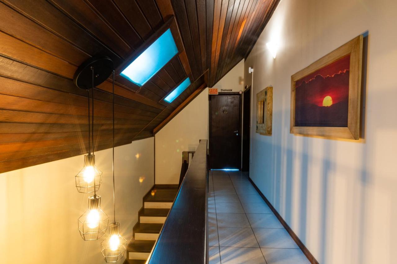 Olhos Verdes Guest House Бомбиняс Екстериор снимка