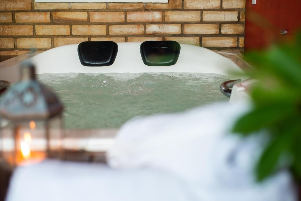 Olhos Verdes Guest House Бомбиняс Екстериор снимка