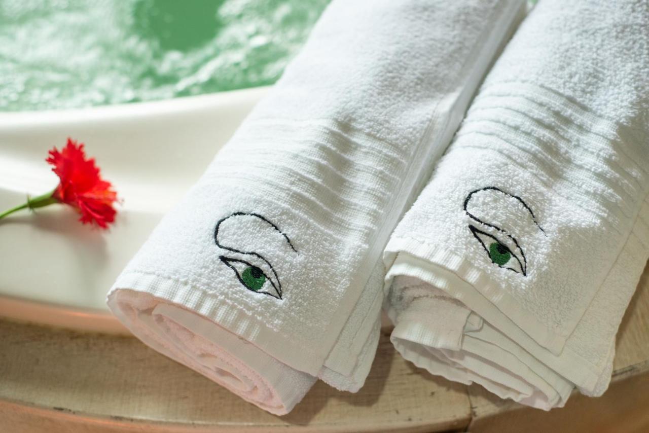 Olhos Verdes Guest House Бомбиняс Екстериор снимка
